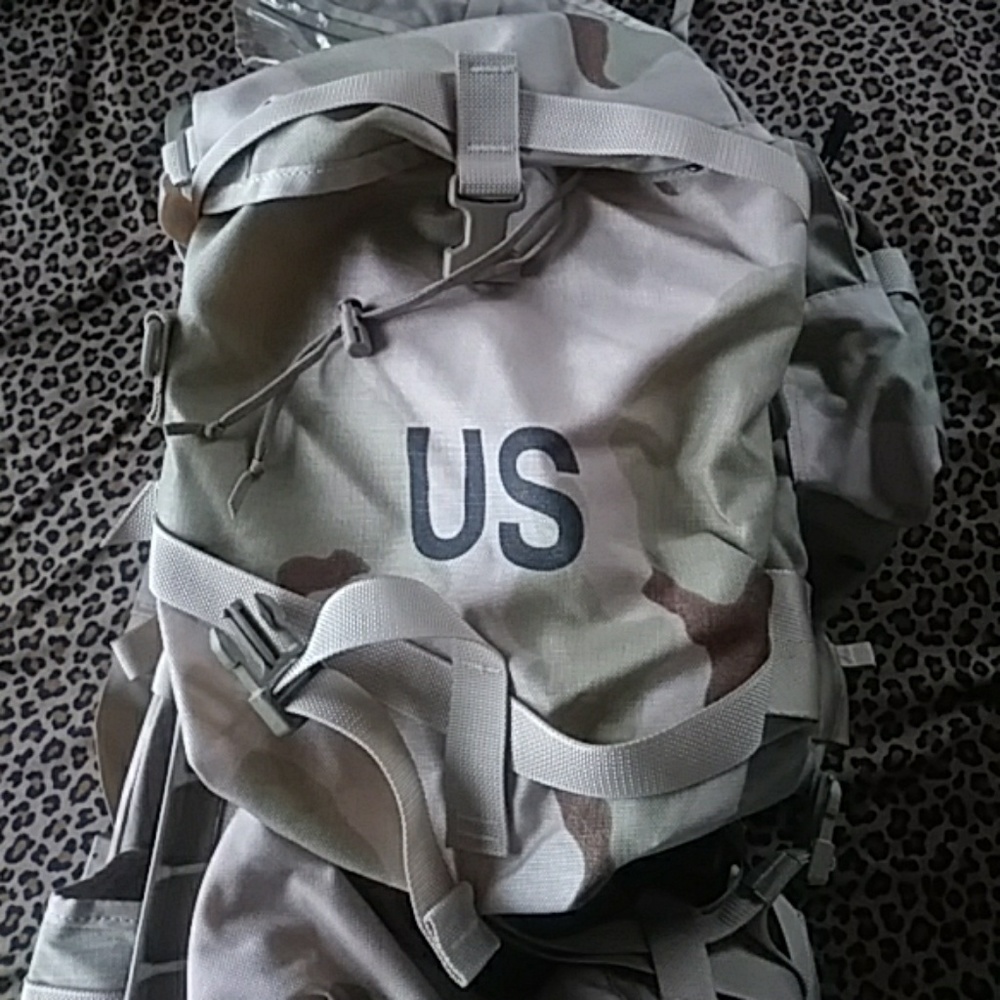 NWOT RARE AUTHENTIC MOLLE II RIFLEMAN RUCKSACK TRI - Picture 6 of 8